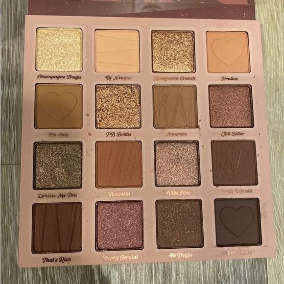 Eyeshadow pallet bundle - Picture 5 of 6